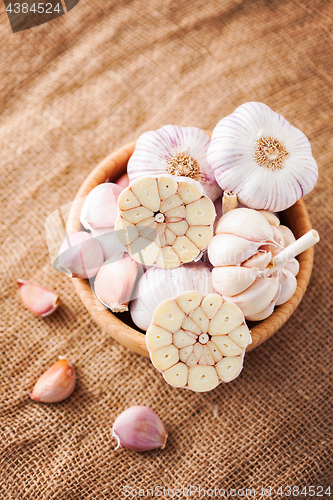 Image of garlic bulbs 