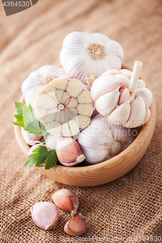 Image of garlic bulbs 