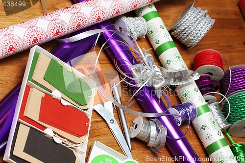 Image of wrapping gifts
