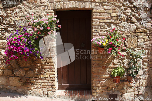 Image of decorative home doorway
