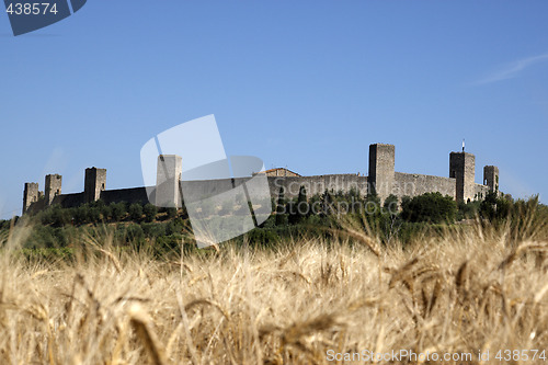 Image of the walls surrounding the medieval hill town of monteriggioni