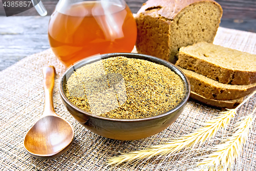 Image of Malt in bowl on board