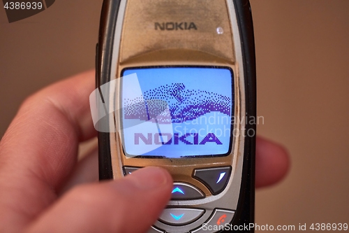 Image of Old Nokia mobile phone