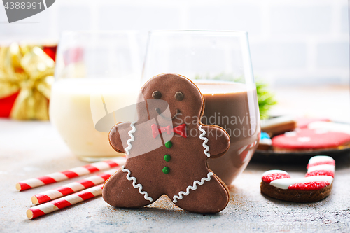 Image of cocoa drink and gingerbread 