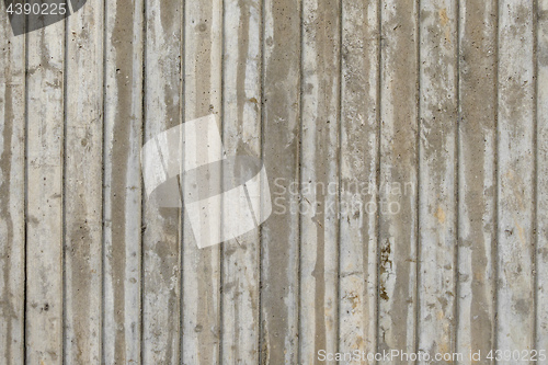 Image of typical concrete wall with stripes