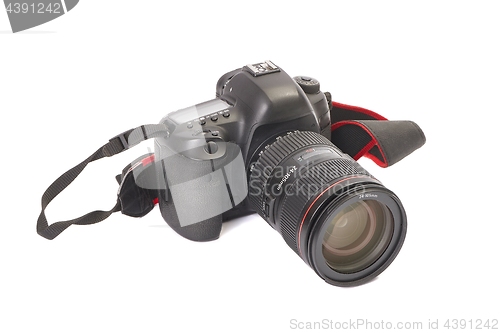 Image of DSLR camre in white background