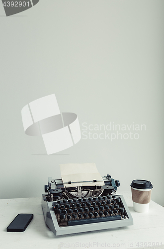 Image of old typewriter on the table