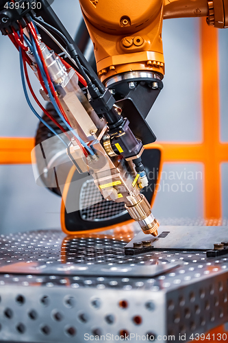 Image of Fibre laser robotic remote cutting system
