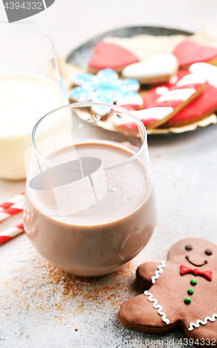 Image of cocoa drink and gingerbread 