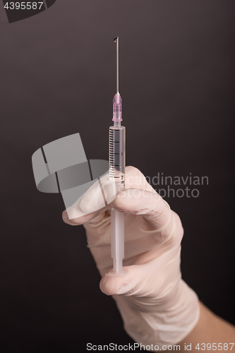 Image of Flicking syringe