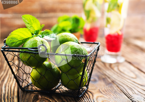 Image of fresh drink and limes