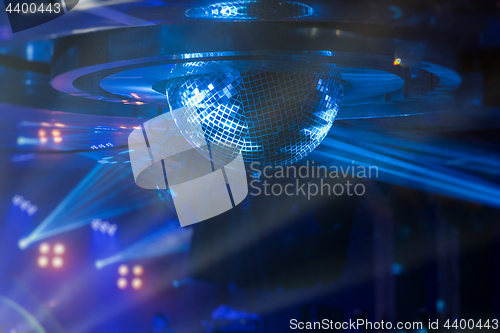 Image of Disco ball with bright rays