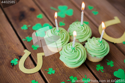 Image of green cupcakes, horseshoes and shamrock