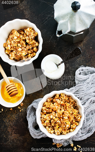 Image of yogurt with granola