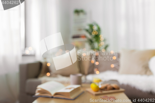 Image of blurred cozy home background of living room