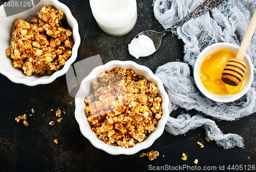 Image of yogurt with granola