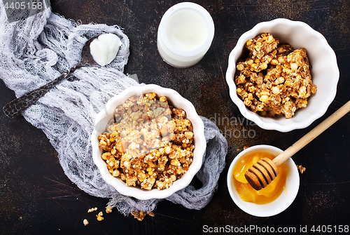 Image of yogurt with granola