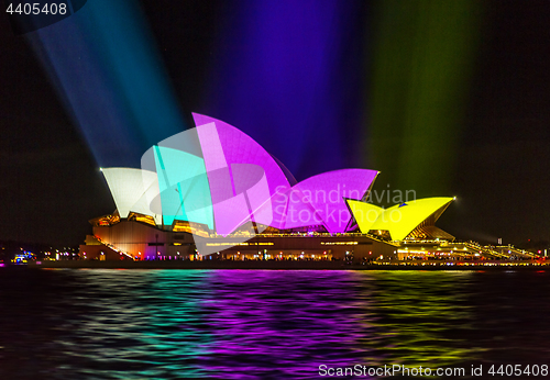 Image of Sydney Opera House shines in vibrant rich block colours during V