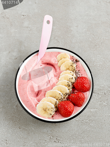 Image of smoothie bowl of frozen banana and strawberries