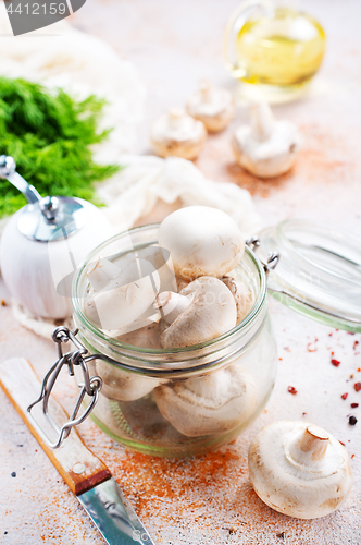 Image of raw mushrooms