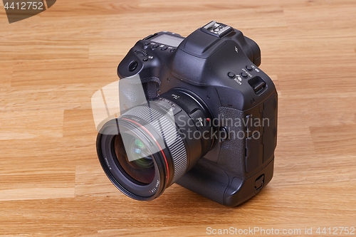 Image of DSLR camera detail