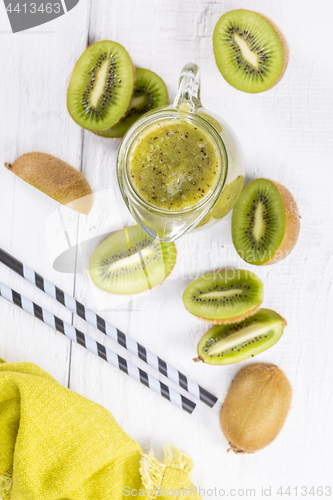 Image of Kiwi smoothie with fresh fruits