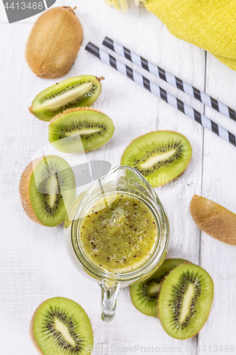 Image of Kiwi smoothie with fresh fruits