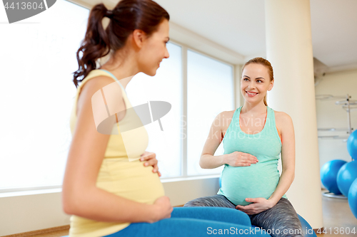 Image of pregnant women sitting on exercise balls in gym