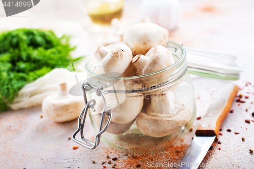Image of raw mushrooms