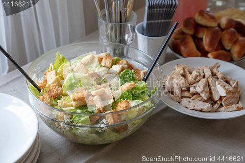 Image of bowl of cesar salad