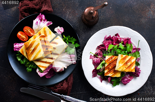 Image of salad with halloumi