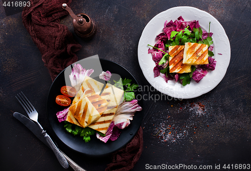 Image of salad with halloumi