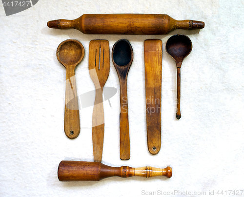 Image of wooden spoons rocking shovels