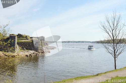 Image of Small ferry sails around Suomenlinna