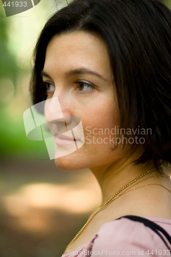 Image of attractive brunet woman