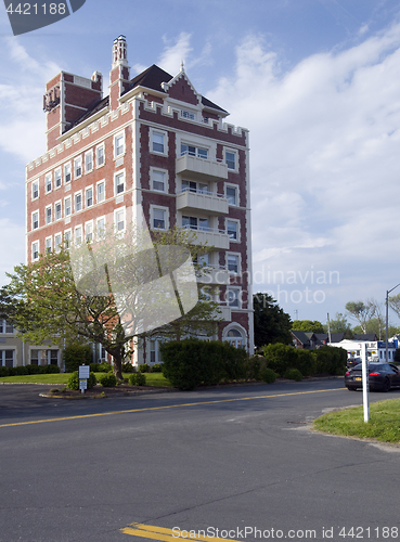 Image of editorial Tower at Montauk six story building