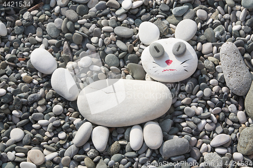 Image of Cat was made of stones