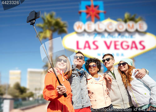 Image of friends travelling to las vegas and taking selfie