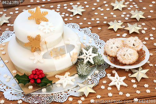 Image of Iced Christmas Cake and Mince Pies