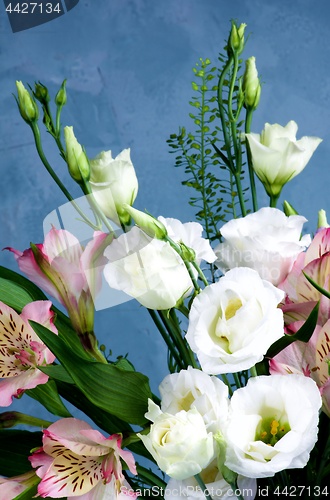 Image of Elegant Flowers Bouquet