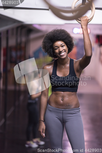 Image of black woman doing dipping exercise