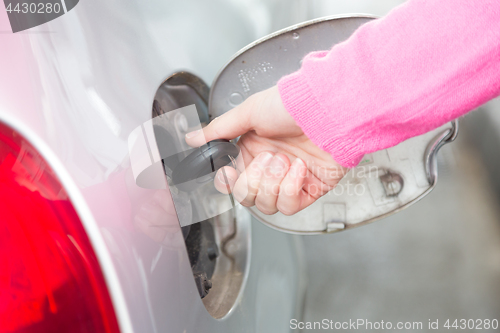 Image of Opening the fuel tank with a key