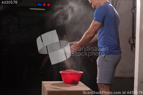 Image of Gym Chalk Magnesium Carbonate hands clapping man