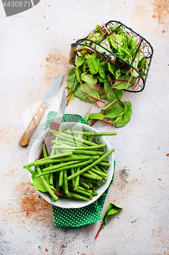 Image of green beans and salad