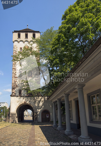 Image of Saint Alban Tor (St. Alban\'s Gate)