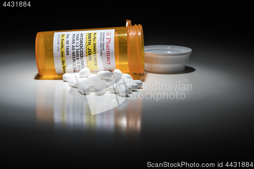 Image of Hydrocodone Pills and Prescription Bottle with Non Proprietary L