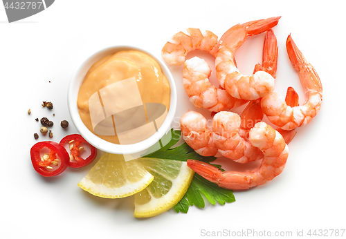 Image of boiled prawns and salsa sauce