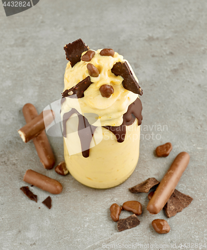 Image of dessert of frozen mango and ice cream