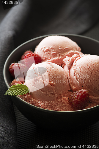 Image of Ice cream raspberry