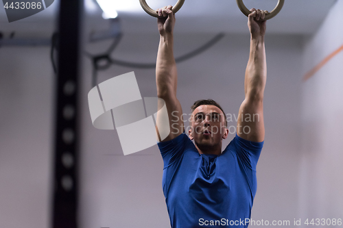 Image of man doing dipping exercise